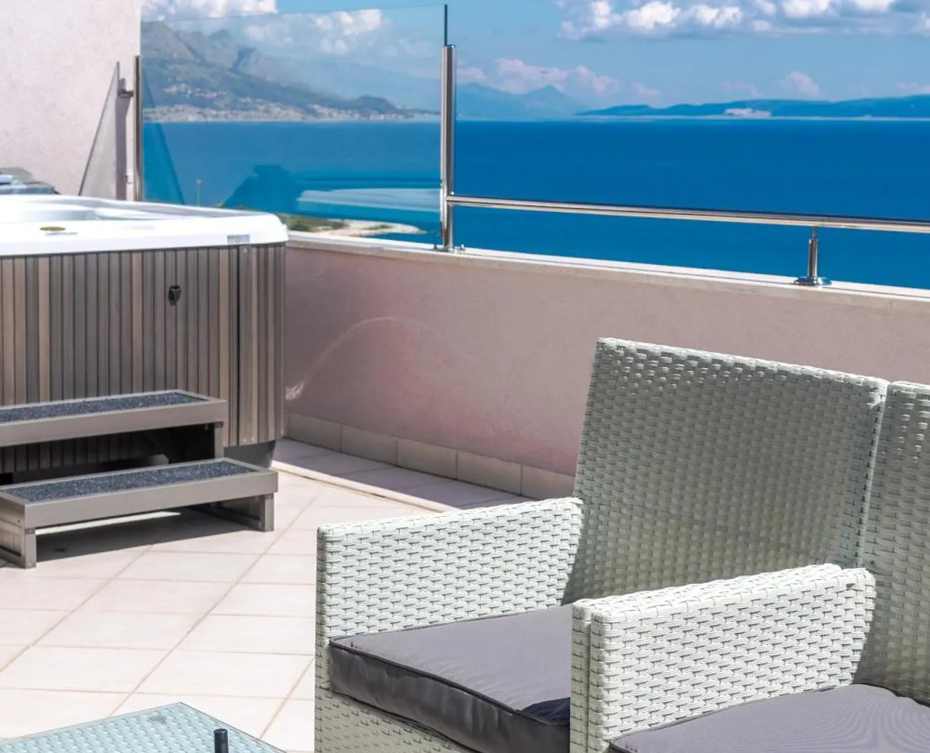 Penthouse Apartment With Terrace And Hot Tub - Ivan Split