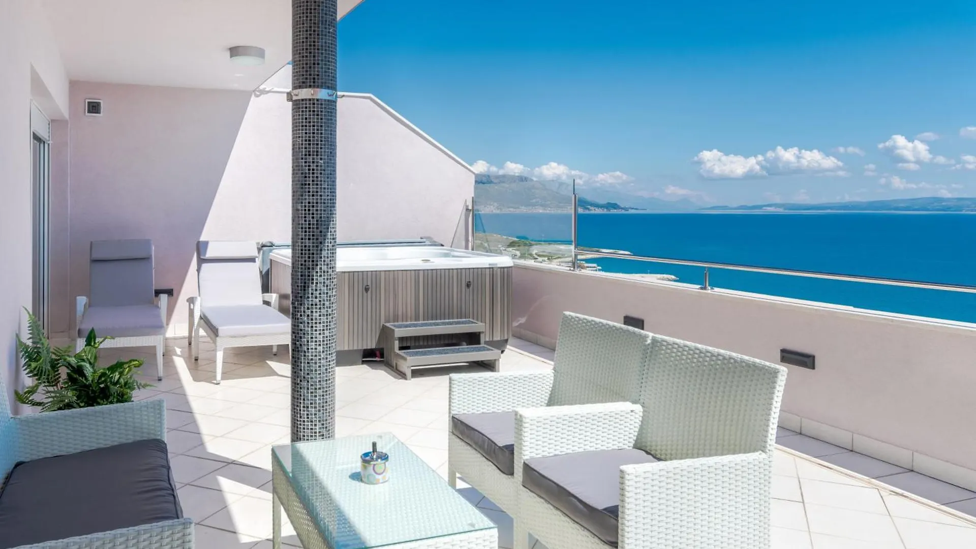 Penthouse Apartment With Terrace And Hot Tub - Ivan Split Chorwacja