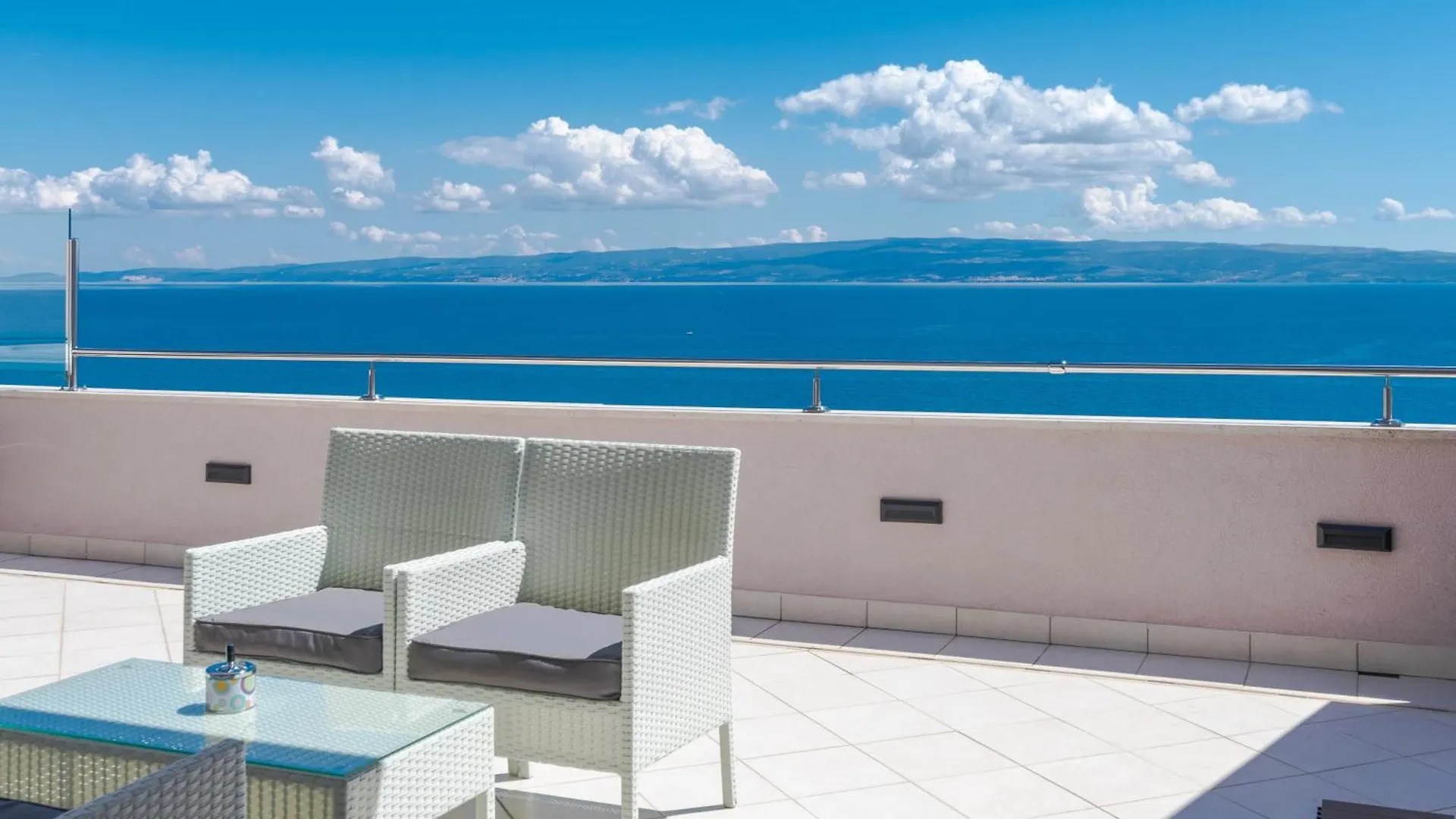 Penthouse Apartment With Terrace And Hot Tub - Ivan Split