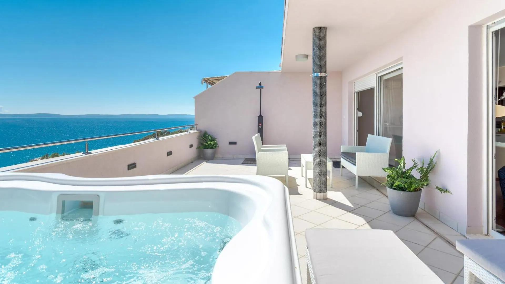 Penthouse Apartment With Terrace And Hot Tub - Ivan Split